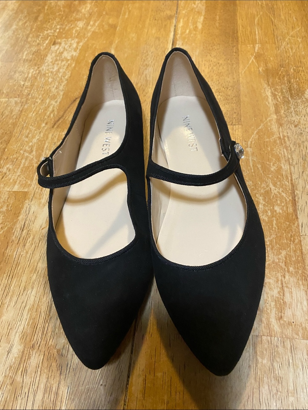 Beautiful Nine West Black Pointed Mary Jane Flats with Strap